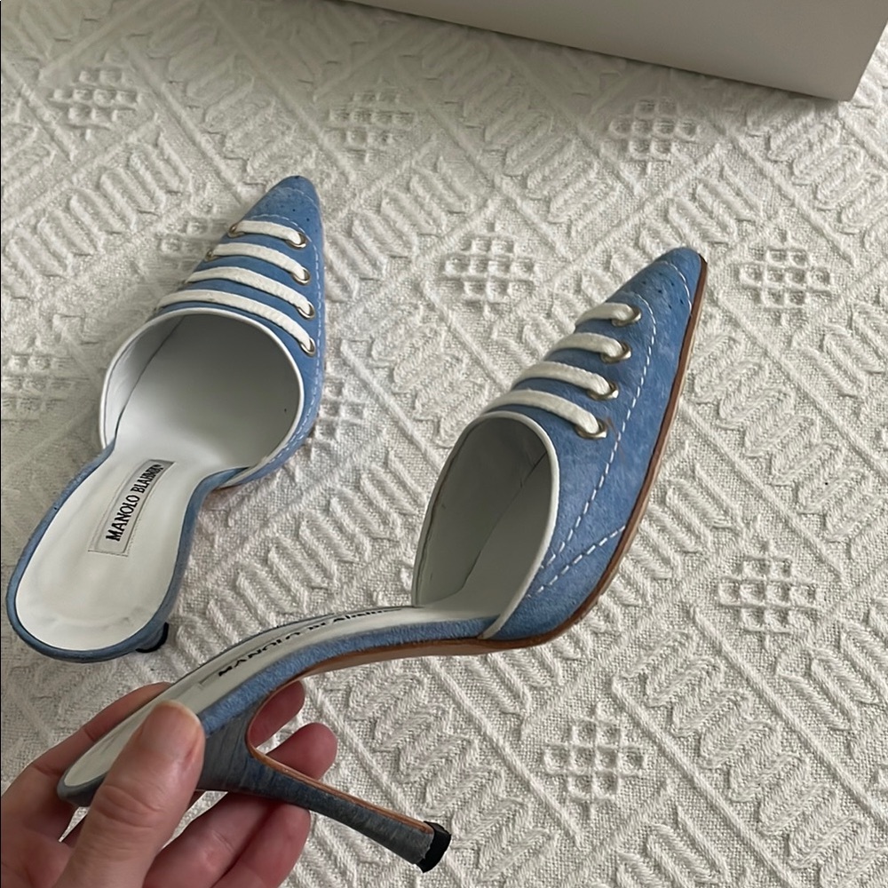 Manolo Blahnik Blue Suede sneaklo Heels - Picture 3 of 17